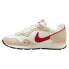 Кроссовки Nike Venture Runner Sail / Gym Red / Pearl White / Black, 36.5 - фото #4