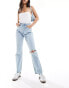 Фото #1 товара Abercrombie & Fitch 90's straight fit jean with knee rip in light wash blue