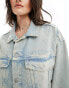 Фото #3 товара Tommy Jeans Daisy oversized denim jacket in light wash