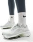 Фото #1 товара Nike Training Versair trainers in light grey