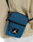 Фото #2 товара Jordan logo crossbody bag in blue