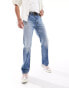 Фото #1 товара Levi's 555 relaxed straight fit jeans in mid blue