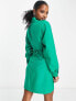 Vero Moda Petite – Minikleid in Grün mit Taillenschnürung und Zierausschnitt