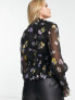 Фото #2 товара Vero Moda Tall shirred blouse in floral print