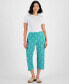 Фото #1 товара Petite Printed Pull-On Capri Pants, Created for Macy's