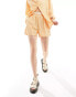 Фото #4 товара Daisy Street boxer waist detail boyfriend shorts in orange textured stripe co-ord