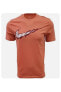 Фото #1 товара Dv2321-814 Men's Orange Paint Swoosh Round Neck Short Sleeve T-shirt Hy143