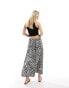 Фото #3 товара Nobody's Child Petite Monie midi skirt in print