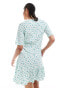 Фото #4 товара Vero Moda Tall wrap front mini dress in light blue floral