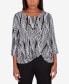 Фото #1 товара Women's Opposites Attract Swirl Crew Neck Top with Necklace