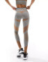 Фото #4 товара Armani EA7 large logo leggings in light grey CO-ORD