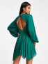 Фото #2 товара ASOS DESIGN Petite v front trim detail pleated dobby mini dress in forest green