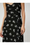 Фото #15 товара Midi Elbise Çiçekli Askılı Yırtmaç Detaylı Viskon Karışımlı