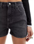 Lee Carol mom fit denim shorts in washed black Черный, W31 - фото #3