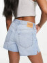 Фото #2 товара Hollister mom denim shorts with crossover waist in light blue