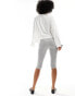 Monk stretch cropped capri pants in grey melange