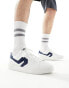 Фото #6 товара Levi's Swift leather trainer in white with navy backtab