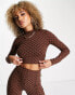 Фото #8 товара Fila retro long sleeve crop top in brown