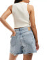 Pieces frayed bottom denim shorts in light blue Синий, L - EU 40 - фото #4