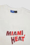 Фото #2 товара DeFactoFit NBA Miami Heat Boxy Fit Bisiklet Yaka Kısa Kollu Tişört B9887AX24SM