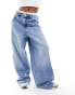 Фото #8 товара Stradivarius Petite wide leg jean with boxer waist in medium blue
