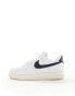 Фото #2 товара Nike Air Force 1 trainer in off white and navy