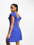 Фото #2 товара Платье JDY - Короткое платье-сейтер ярко-синего цвета с оборками на рукавах.
