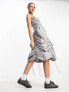 Фото #4 товара COLLISION festival utility maxi dress with ruching in light grey