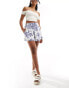 Фото #2 товара Abercrombie & Fitch linen blend shorts in white with blue floral print