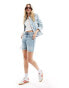 Фото #2 товара Tommy Jeans flag denim mom jacket in light wash