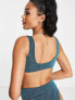 ASOS DESIGN – Größere Brust – Mix and Match – Stützendes Bikini-Oberteil in glitzerndem Blau mit kurzem Schnitt