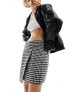 Фото #3 товара JDY asymetric mini skirt in black and white check