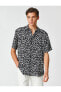 Фото #9 товара Рубашка Koton с коротким рукавом и минималистическим абстрактным принтом.