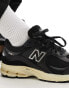 New Balance 2002r trainers in black