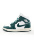 Air Jordan 1 Mid trainers in green and white