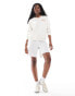 Фото #2 товара HUGO Red v-neck sweatshirt in off white