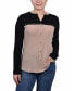 ფოტო #1 პროდუქტის Petite Long Sleeve Studded Colorblocked Split Neck Top