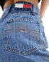 Фото #5 товара Tommy Jeans ultra high denim mom shorts in mid wash