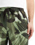 Nike Training Dri-Fit Form 9inch shorts in camo Зеленый, S - W29-32 - фото #5