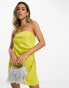 Женское мини-платье ASOS DESIGN Trägerloses Satin-Minikleid in Chartreuse mit geraffter Taille Зеленый, US 14 - фото #8