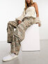 Фото #7 товара Cotton:On relaxed cargo pants in camo wash