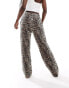 ASOS DESIGN straight leg jogger in leopard print Леопардовый, XS - EU 32-34 - фото #4