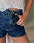 Фото #3 товара Daisy Street X Chloe Davie high waist mom shorts in denim moon print