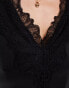 Фото #3 товара YAS v neck lace detail vest top in black - BLACK