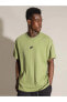 Фото #4 товара Sportswear Premium Essentials Short-Sleeve Yeşil Erkek T-shirt