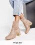 Фото #1 товара New Look Wide Fit heeled sock boot with metal detail in light brown