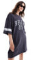 Фото #4 товара ASOS DESIGN oversized mini dress with berlin print in grey acid wash