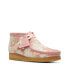 Фото #2 товара Clarks Wallabee Boot 26166096 Womens Pink Suede Lace Up Chukkas Boots