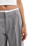 Фото #10 товара Stradivarius Tall tailored wide leg trouser with micro reversed waistband in grey