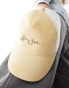 Фото #6 товара Sean John script logo baseball trucker cap in beige and white